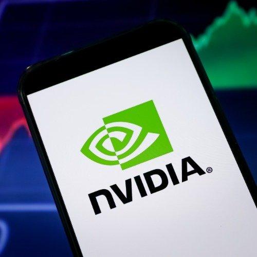 英伟达最大持仓曝光，不是台积电，是英特尔。

黄仁勋疯了吗？

英伟达二季度末持
