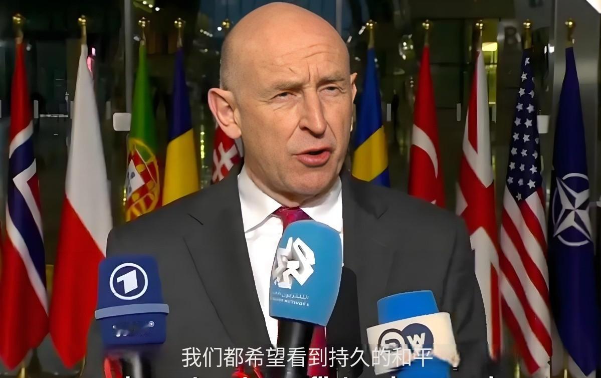 英国国防大臣约翰·希利表示，说如果台海局势升级，英国可能会对中国动武！
 
希利