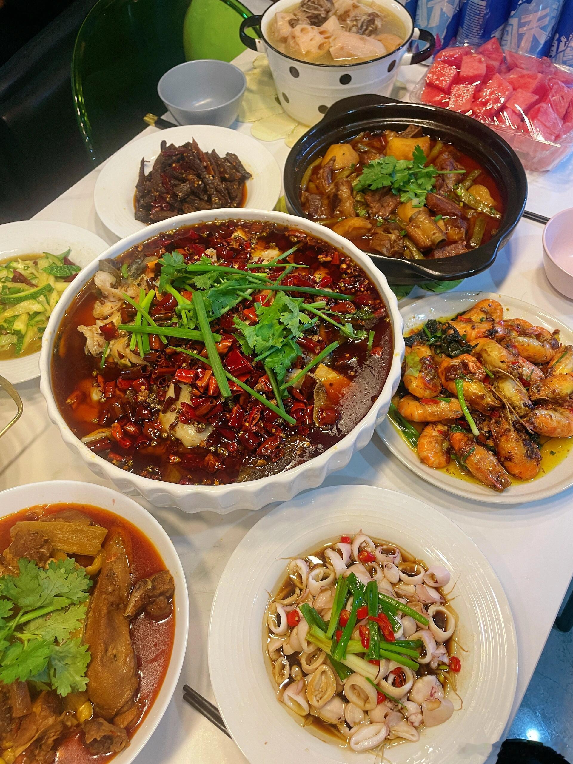 想看看你们国庆在家做的饭！[羞嗒嗒]哈哈哈又过国庆啦！难得国庆节一家人整整齐齐，