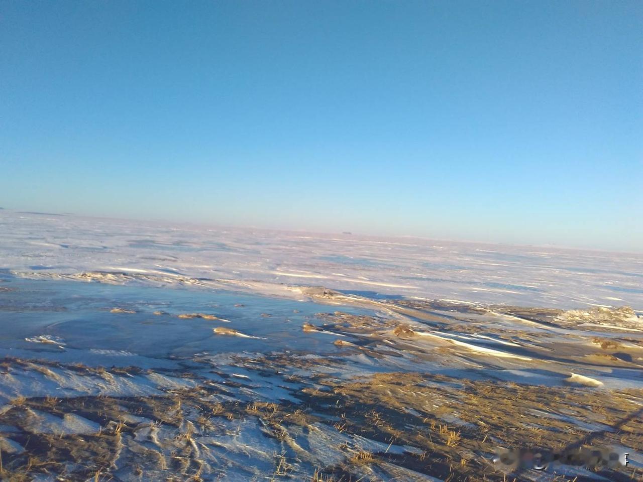 最近一段时间，早晨起来下楼出去骑电动车的时候，总是发现锁电动车前轮大锁上有湿漉漉