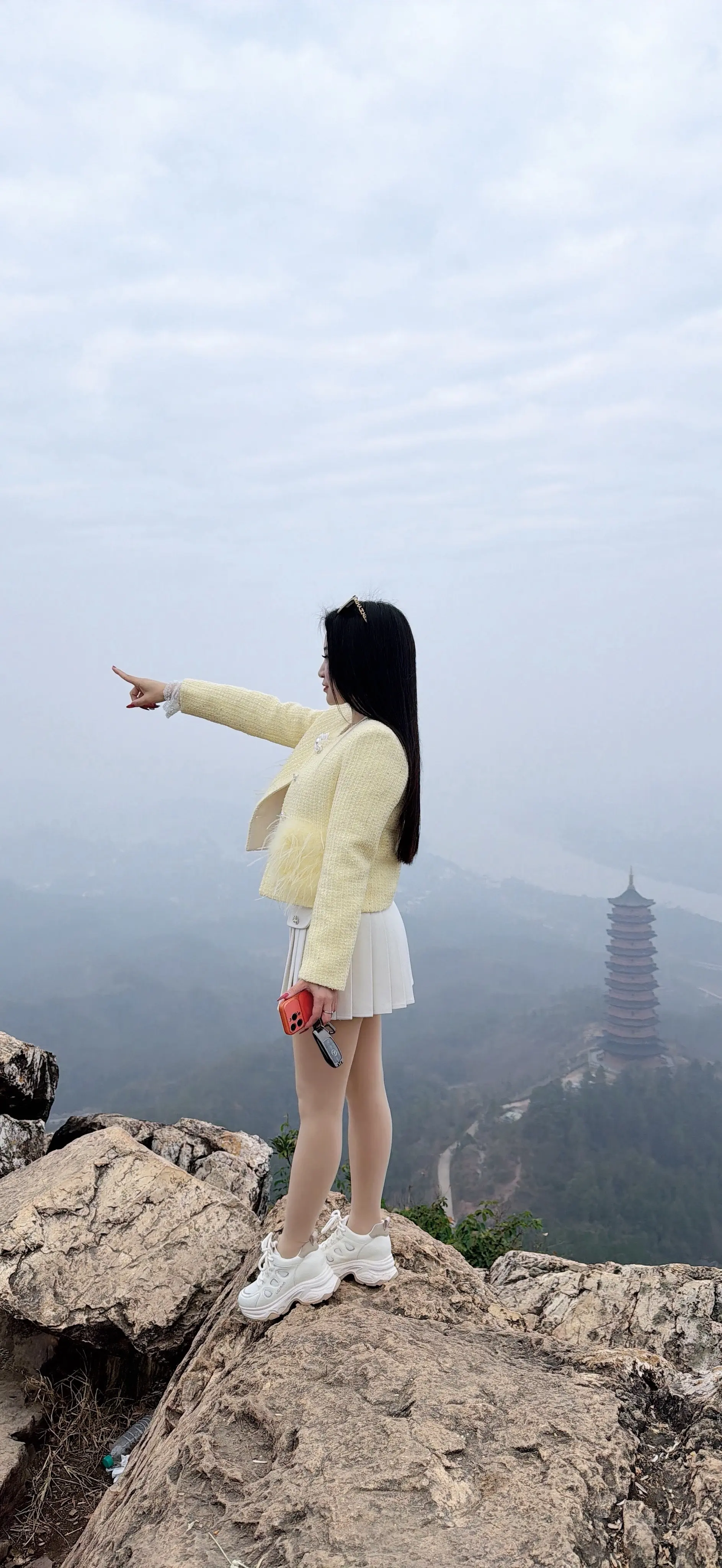 后来我不再纠缠了，因为我知道双向奔赴才有意义，开始提升自我才配得上更美好的东西。