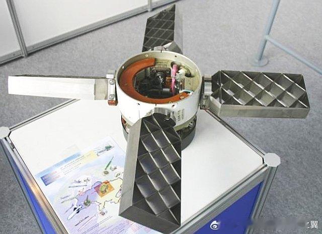 R77空空导弹的栅格尾翼和其控制组件 ​​​