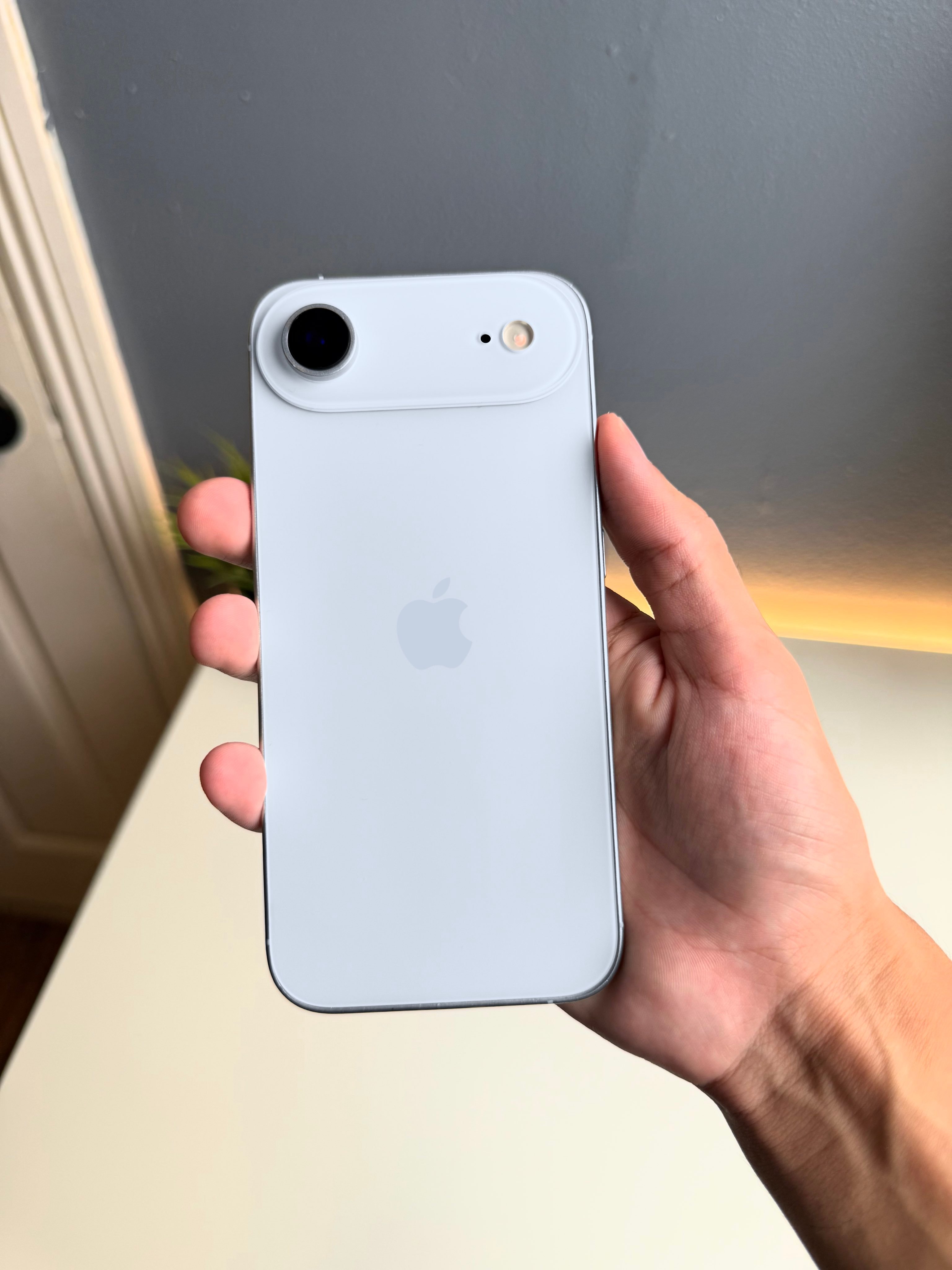 下个月iPhone 17系列就发布手速快的9月中就能用上然后下半年各家新机就陆续