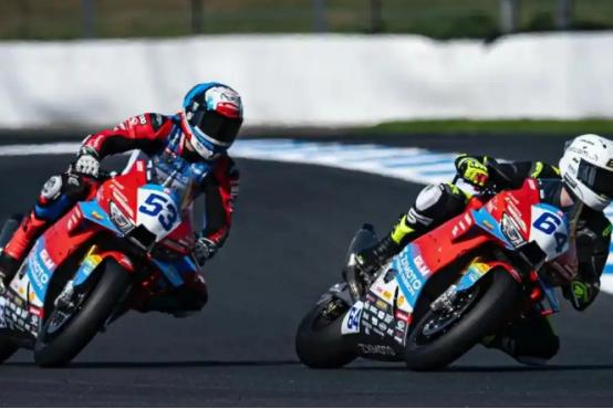 谁也没想到，6万多块的国产摩托车，能在世界顶级赛道上碾压杜卡迪、雅马哈这样的行业