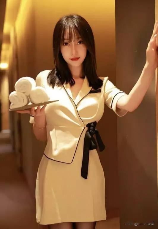 这家足疗店凭“天仙”小姐姐火了？

家人们，现在的足疗店是真卷啊！就因为店里有个