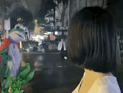 1：有时候出现的不是青蛙王子，而是卖小青蛙的那一种。
2：小姐姐怎么能这样，说的