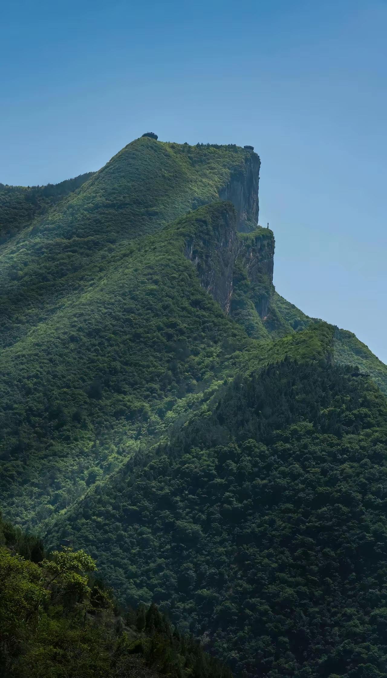 此时此刻此地此景
真的好想赋诗一首！
奈何胸无半点墨…
于是，只能大发感慨…
这