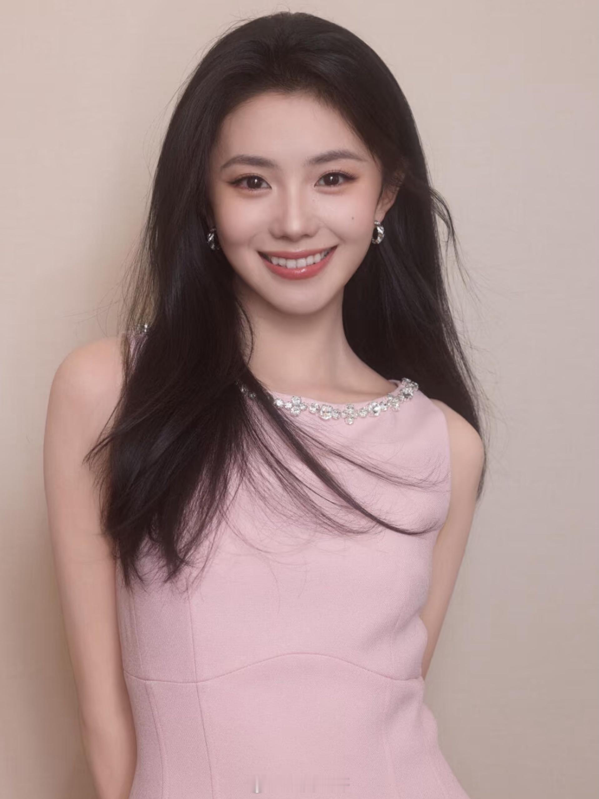 娱乐圈刘家大院的含金量 嘿！老刘家闯娱乐圈就跟闹着玩似的，轻轻松松就“霸屏”啦！