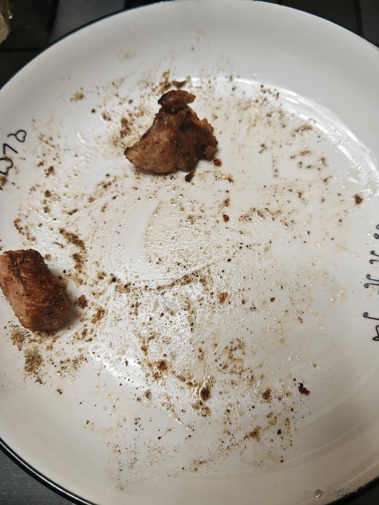 牛肉炖不烂？
好吧，
确实，
不好炖，
何必较劲，
换个思维方式，
煎着吃，
熟