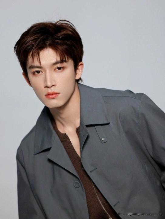 #王星越向涵之 同一单元楼#
于正已经否认了，两个人现在是有合作拍戏，所以住在横