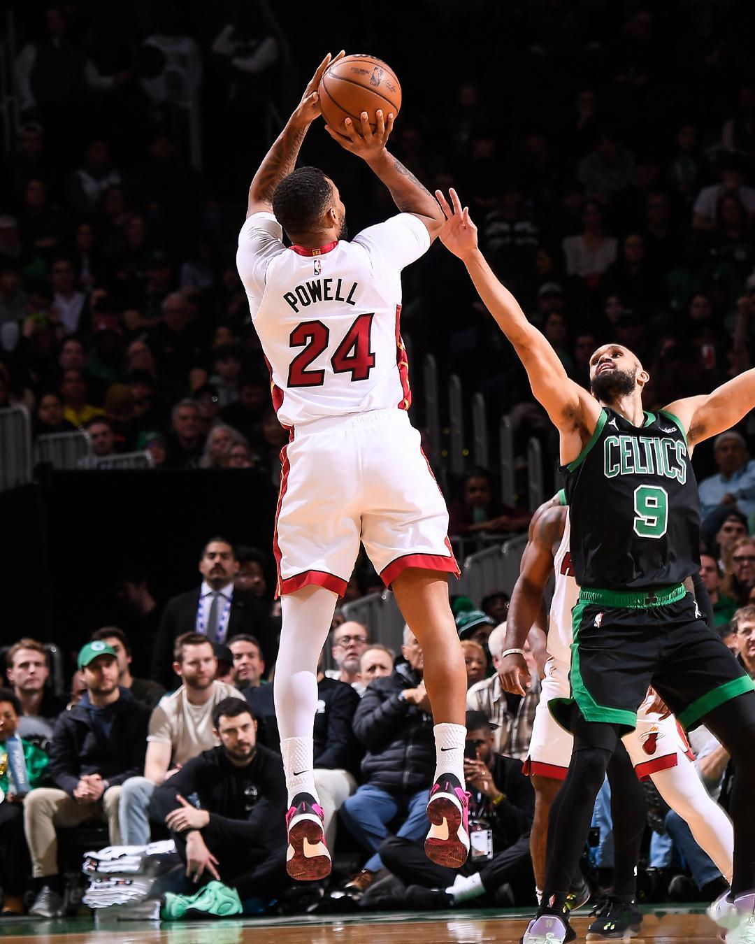 只用了44场比赛，鲍威尔就在热火砍下1000分。热火队史最快达到1000分的后卫