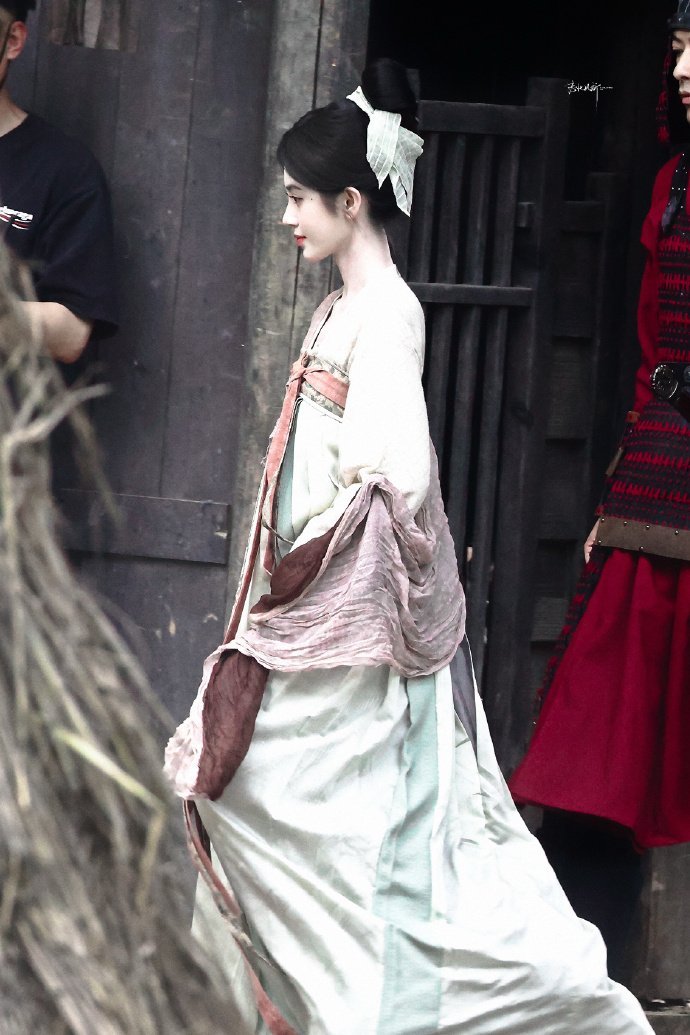 鞠婧祎种田文女主万花世界可爱竹鼠小彩蛋，为苏绿夏这个角色添了好多趣味呀