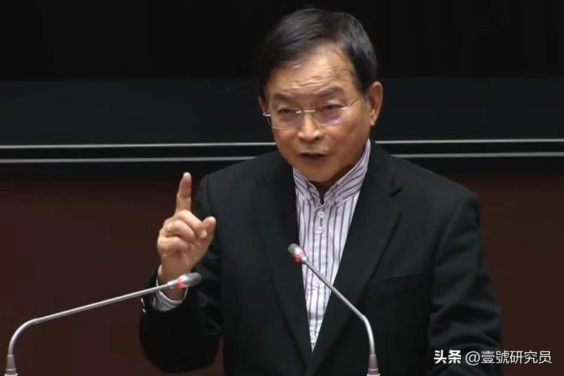 国民党立委赖士葆今（21日）在脸书发文表示，沈伯洋在民进党全力推动“洋流运动”之