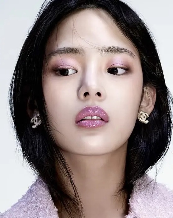 同样是香奈儿推封 minji 和柳智敏的表现力怎么评？ 