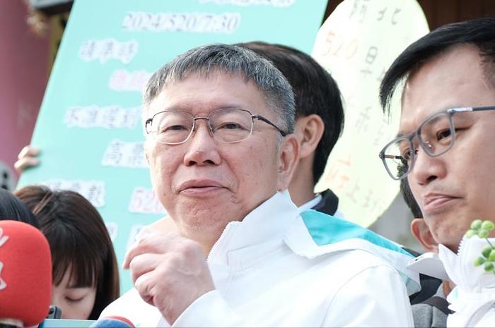 柯文哲毒舌遭反撕！蔡英文、赖清德、萧美琴合拍《在路上》竞选广告，民众党候选人柯文