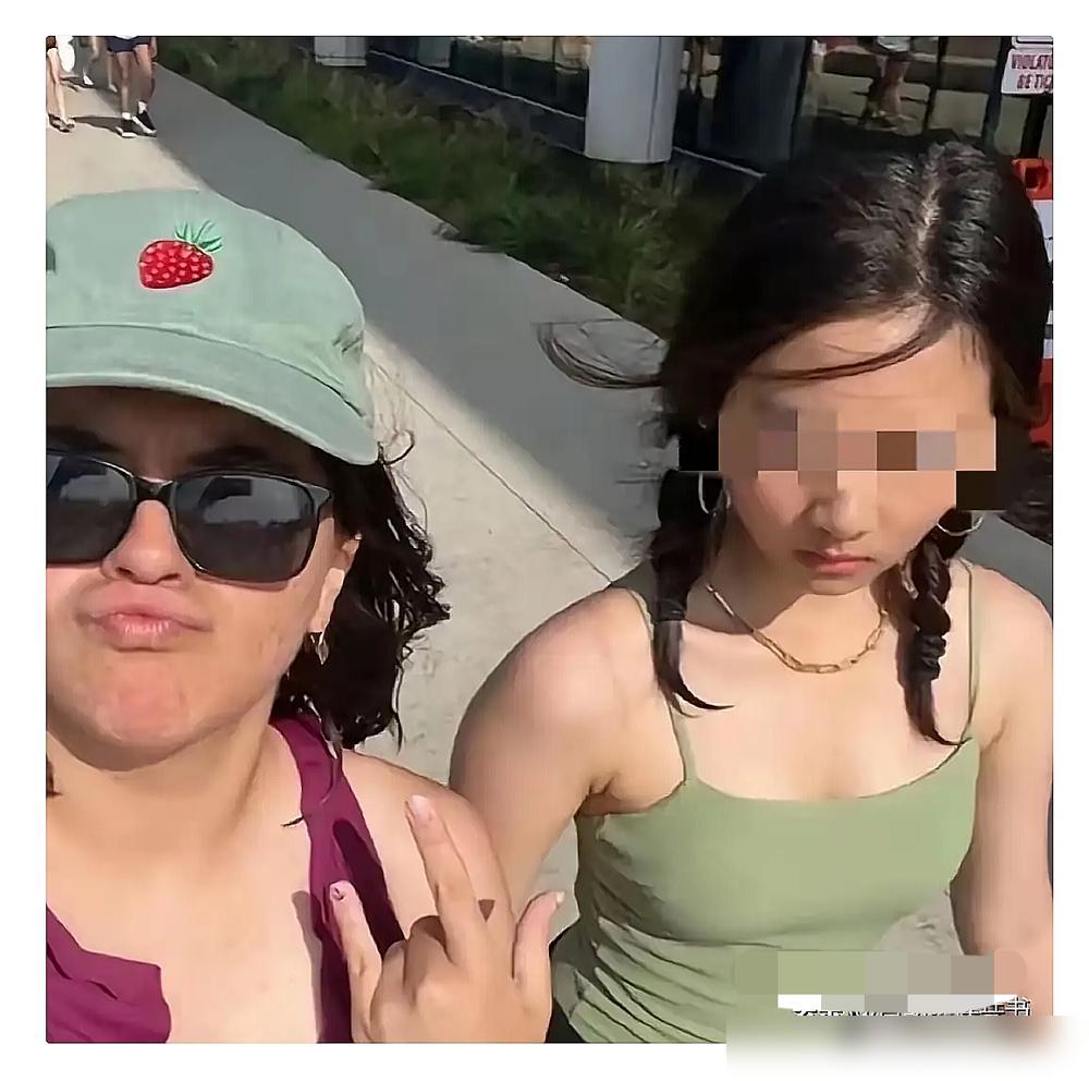 黄多多在纽约Vlog里的云淡风轻，背后其实全是美金在熊熊燃烧的动听响声。

十七