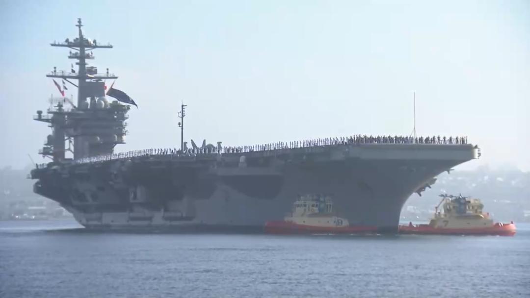 水兵跳海、后勤崩盘，美军航母翻车背后，是霸权部署的致命短板

据美国海军媒体报道