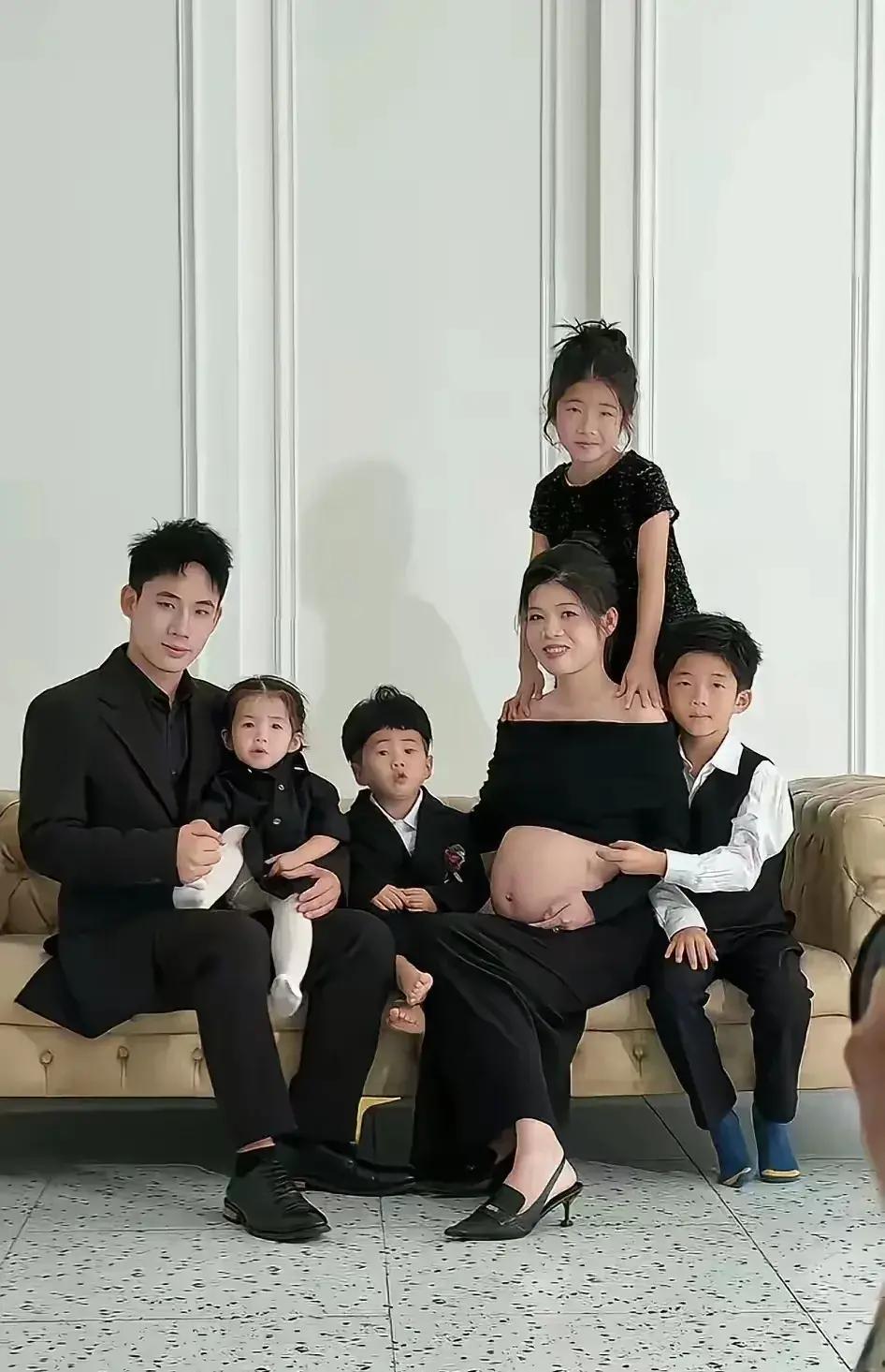 陈三废一家最近成了不少人关注的对象，与他们相关的话题也引发了广泛讨论。这一家子生