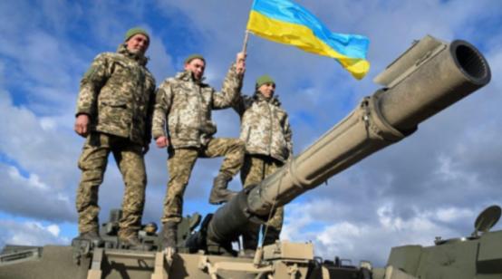 打了三年才明白真正的胜负手：俄罗斯不再执着夺地盘，而是学会用“歼灭战”一点点抽干