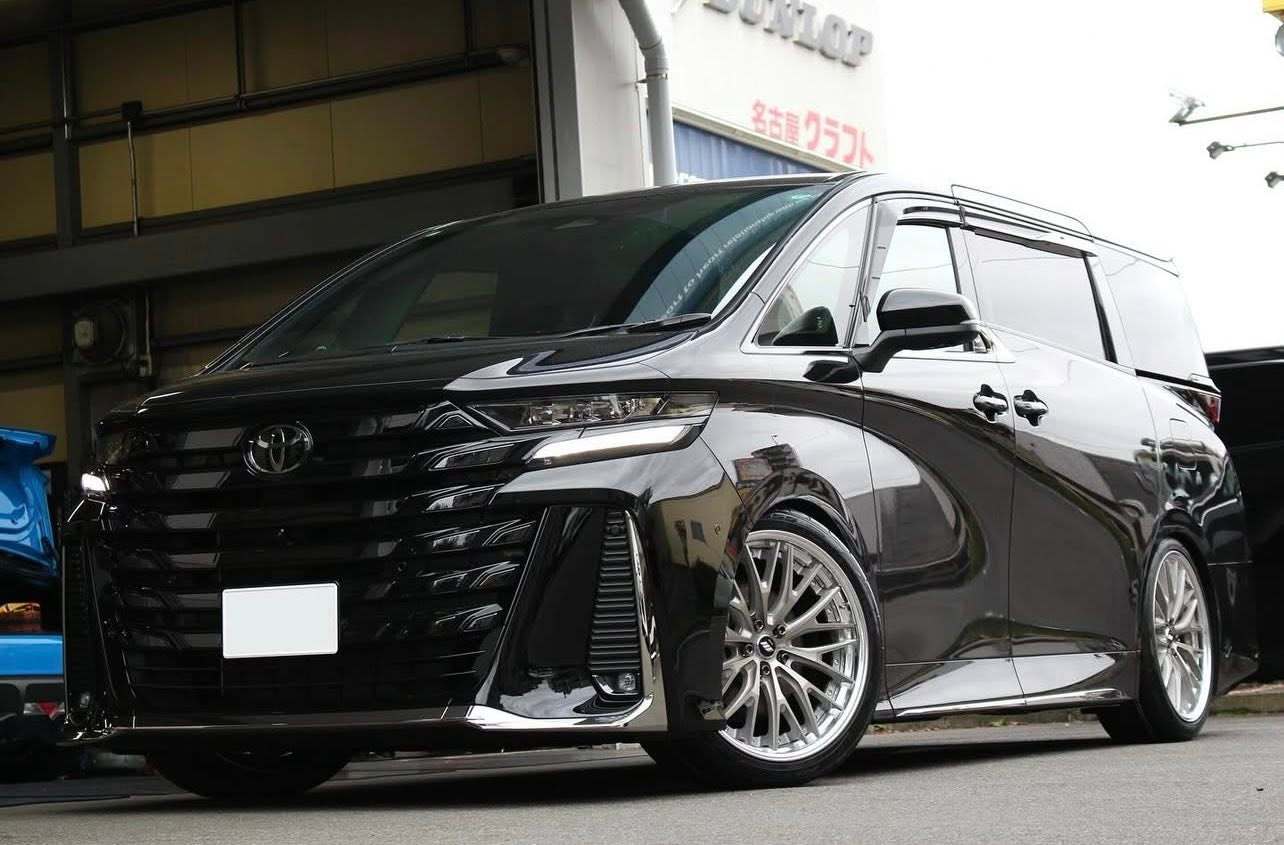 丰田威尔法 40系 不误正业MPV ​​​