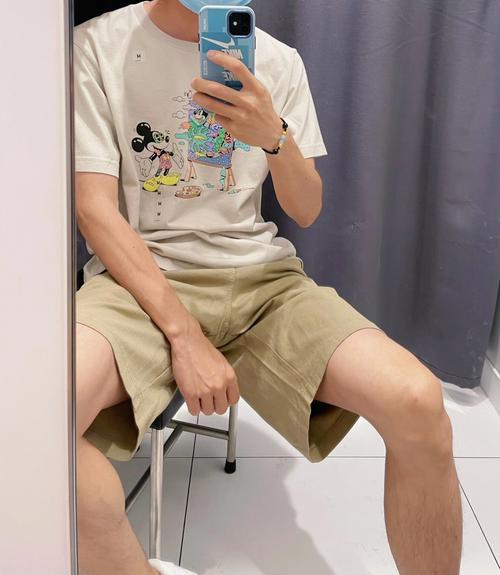 一位网友感叹在国内买不到适合自己的套套，最小号的还不合适，导致好几次都发生了意外