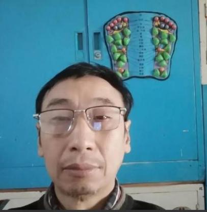 目前中国的最大问题，不是台湾问题，不是与美国的问题，也不是与日本问题，中国如今最