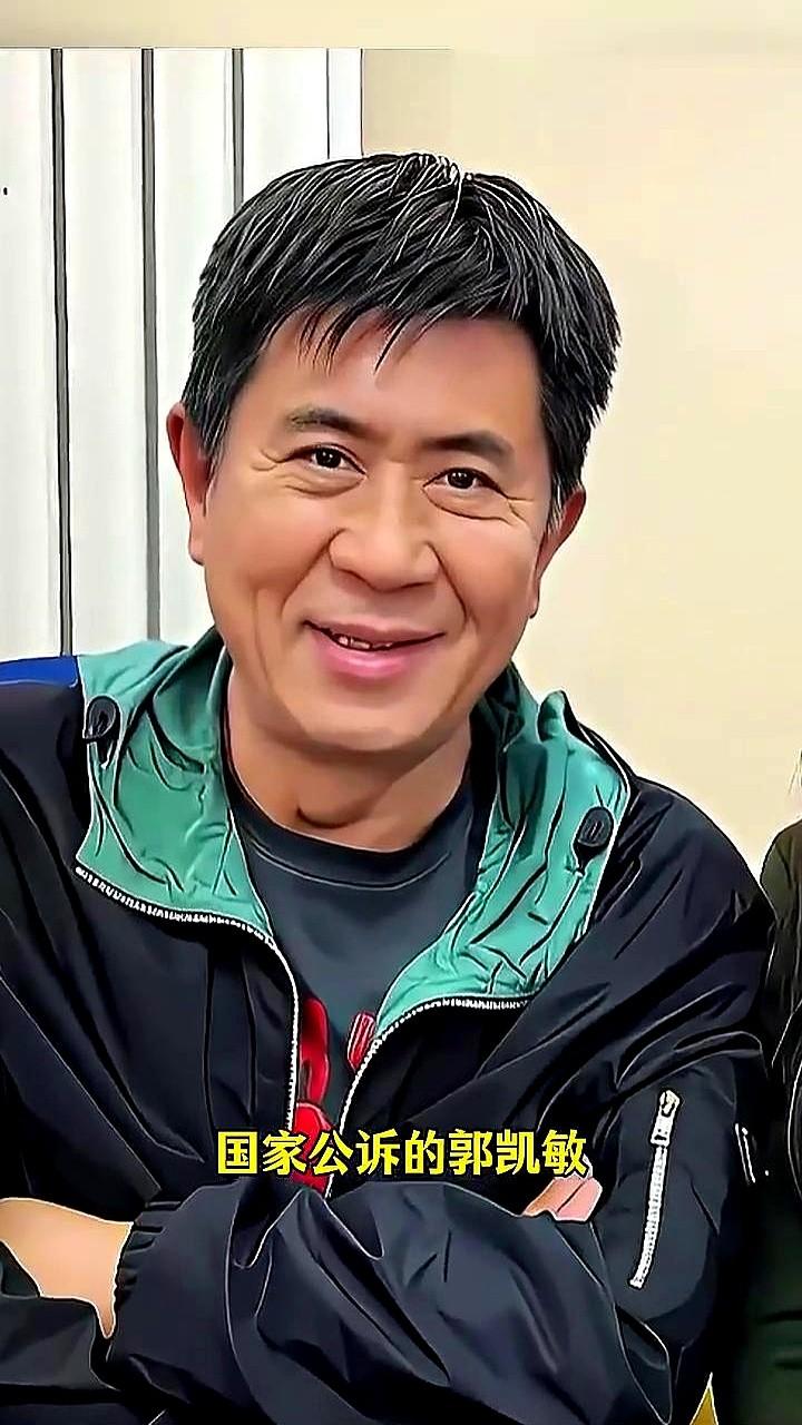 北京电影节后台，张瑜和郭凯敏并肩站着，头发都白了。46年了，从《庐山恋》到现在，
