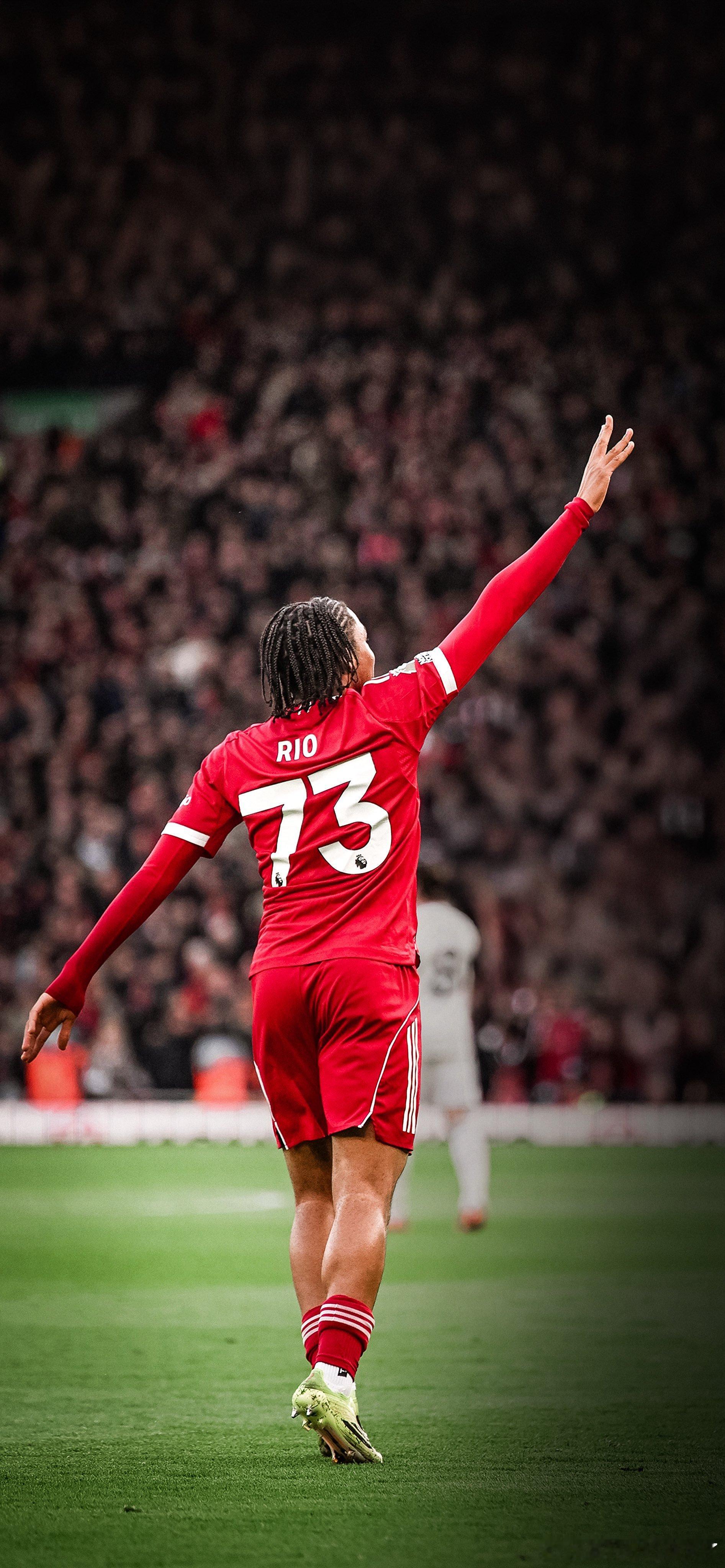 斯洛特回应恩古莫哈是否首发大巴黎的比赛：是的，我认为他准备好了。当然，现在的问题