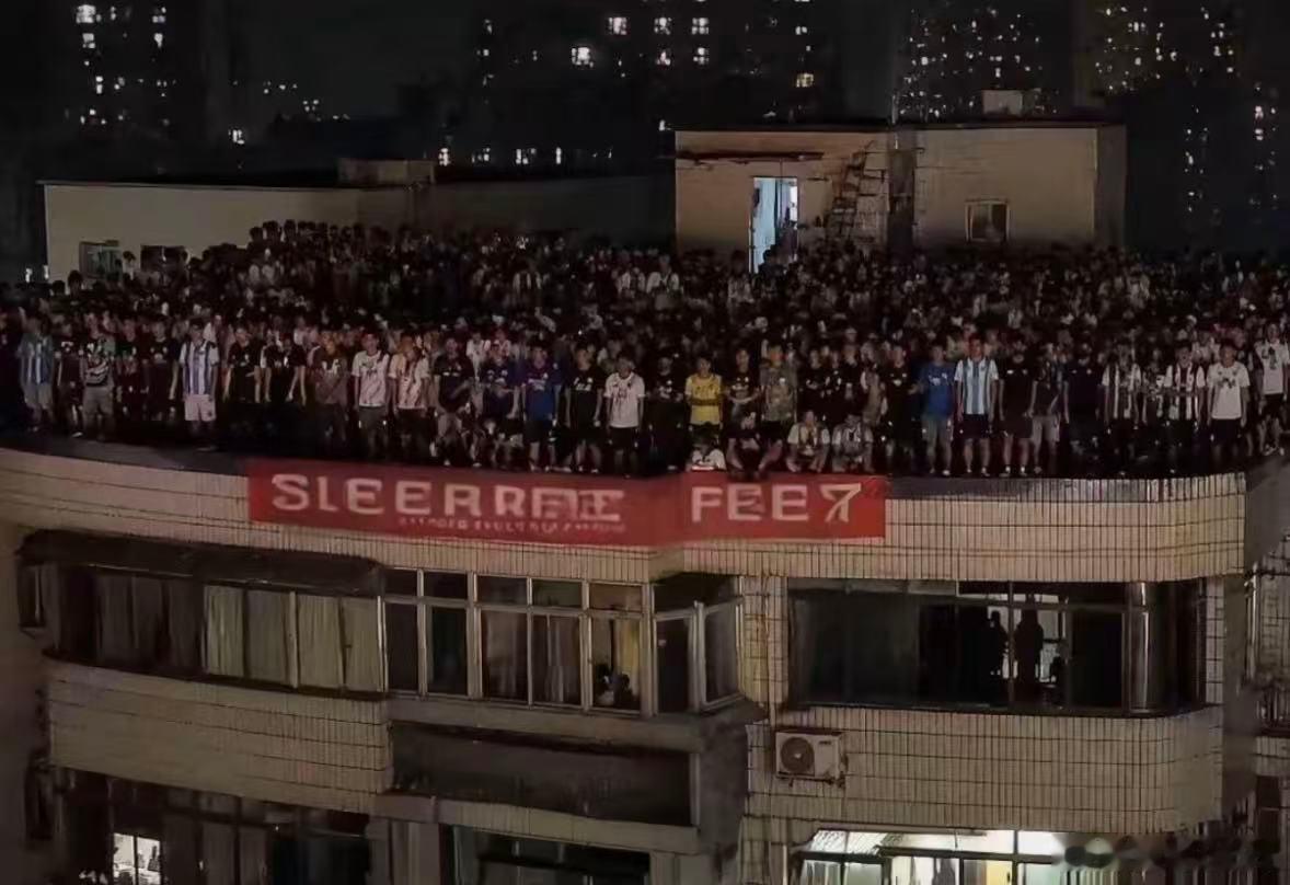 小于六位数天台入场券你都不够世界杯 天台挤不下了这就是世界杯扩军的意义佛得角门将