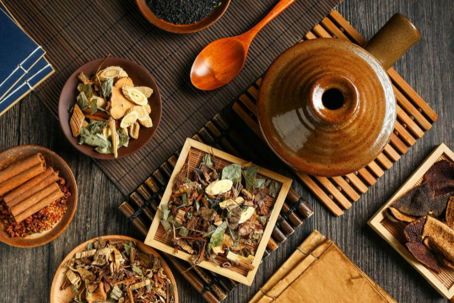 肝胆相照，治胆必疏肝，3个中成药，胆囊炎、结石、息肉全化解：
为啥有些人胆囊炎犯