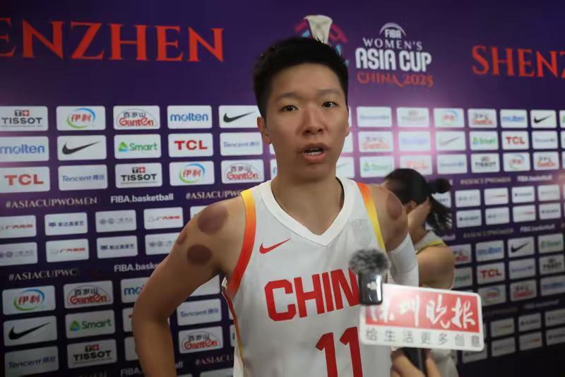中国女篮黄思静说：“我们新一届国家女篮有很多新面孔！”

这是中国女篮老将黄思静