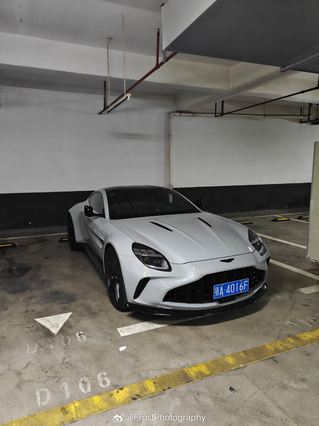 湖北首辆新vantage 