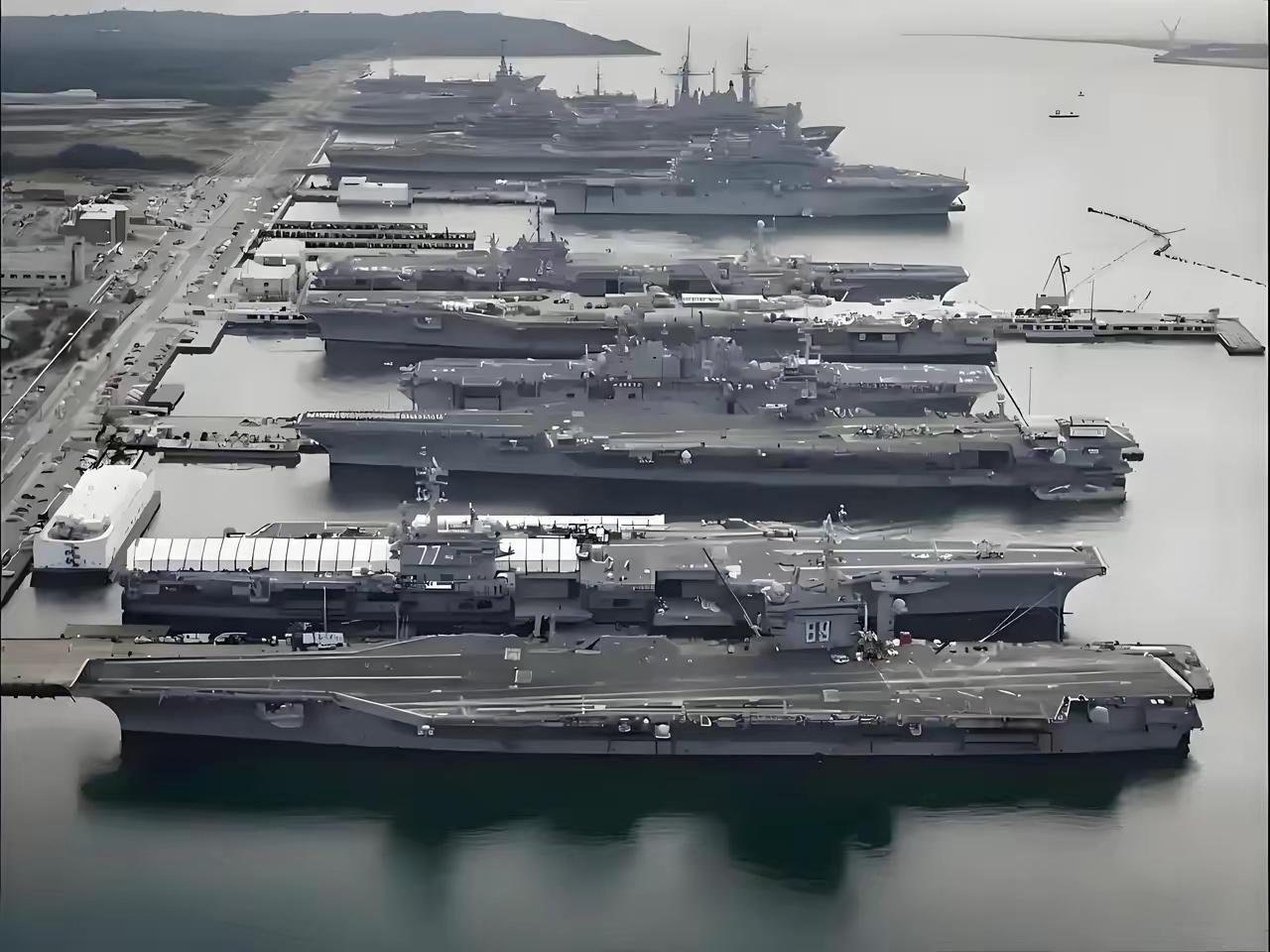三十年河东，三十年河西啊！上世纪末本世纪初，美帝东海岸诺福克海军基地一眼云集的载