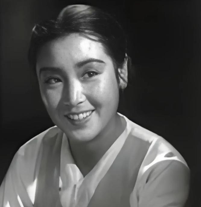 被时光辜负却始终纯粹：朝鲜族文艺名家李松竹的坚守一生
 
李松竹，女，1936年