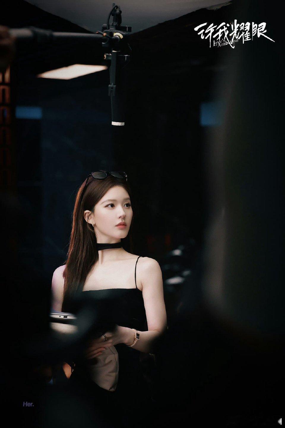 许我耀眼的赵露思海报[并不简单][并不简单][并不简单]怎么还没有路透惊艳呢！？