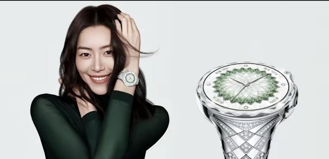 昨天下午5点08分，华为官网上架一款女表，标价29999。我蹲着刷手机，没眨眼就