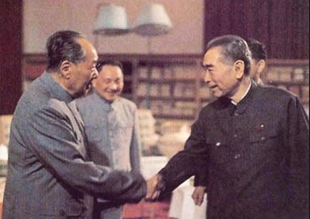 这张照片看着好亲切！
我爷爷看了后泪水止不住地流下来了！