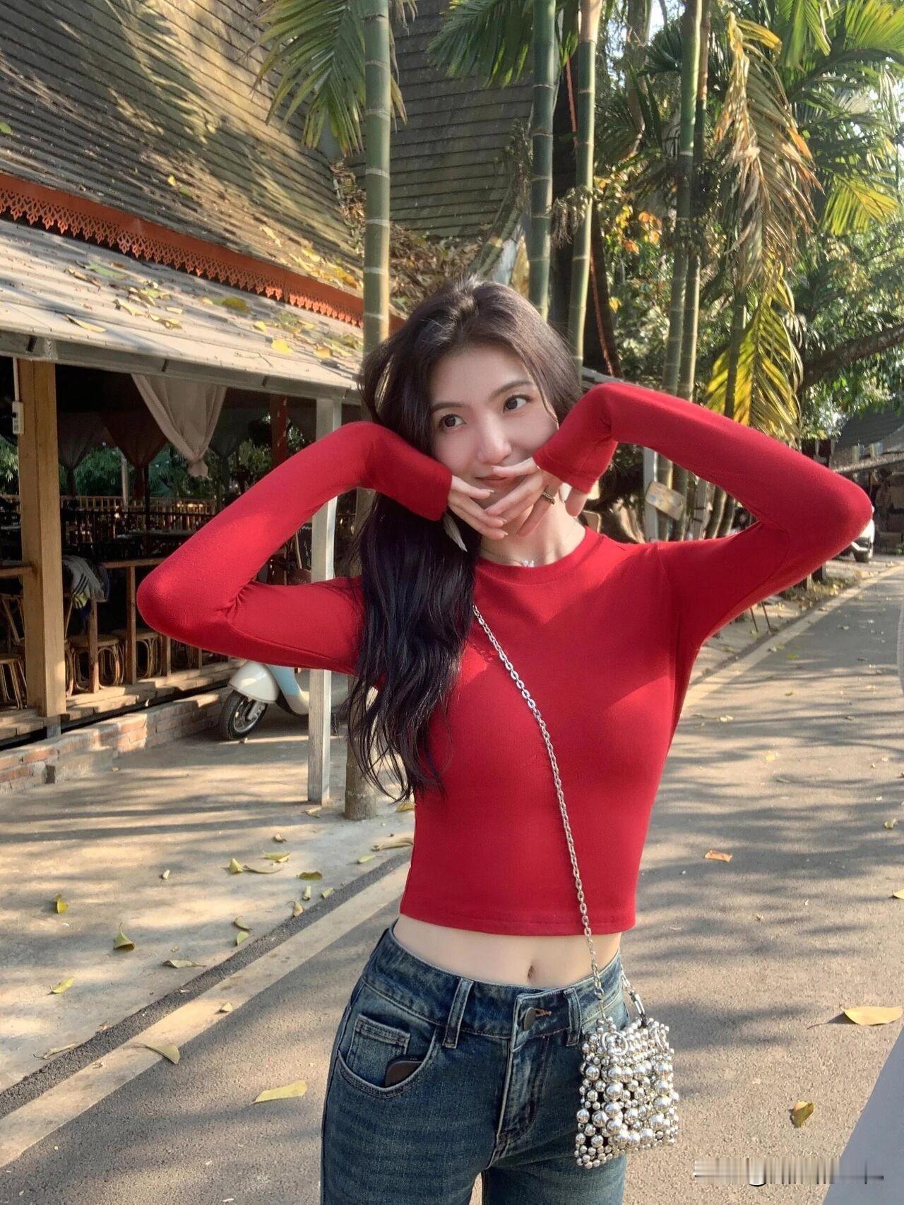 路边秒变影棚！9个零门槛小动作，随手一摆就是松弛感大片，漂亮得毫不费力！[比心]