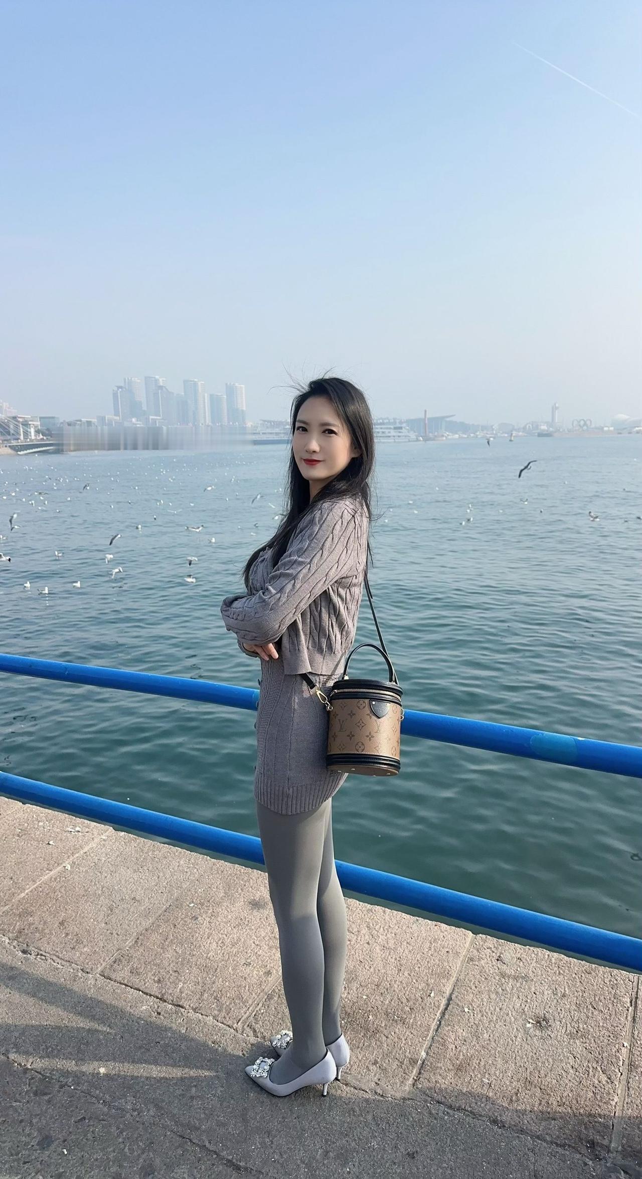 灰色不可以吗