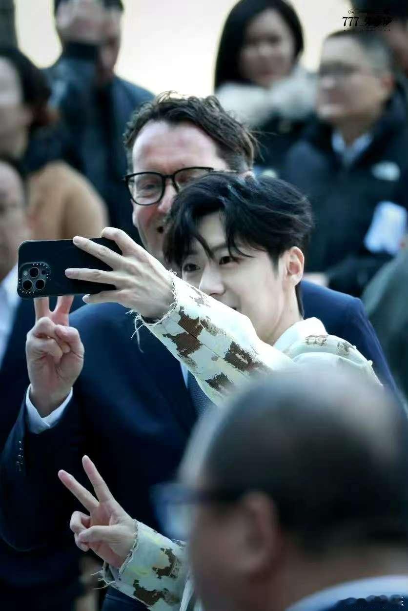 酷雷伏和小龙女梦幻联动这是什么神仙联动 ！当《铠甲勇士拿瓦》的酷雷伏遇上《神雕侠