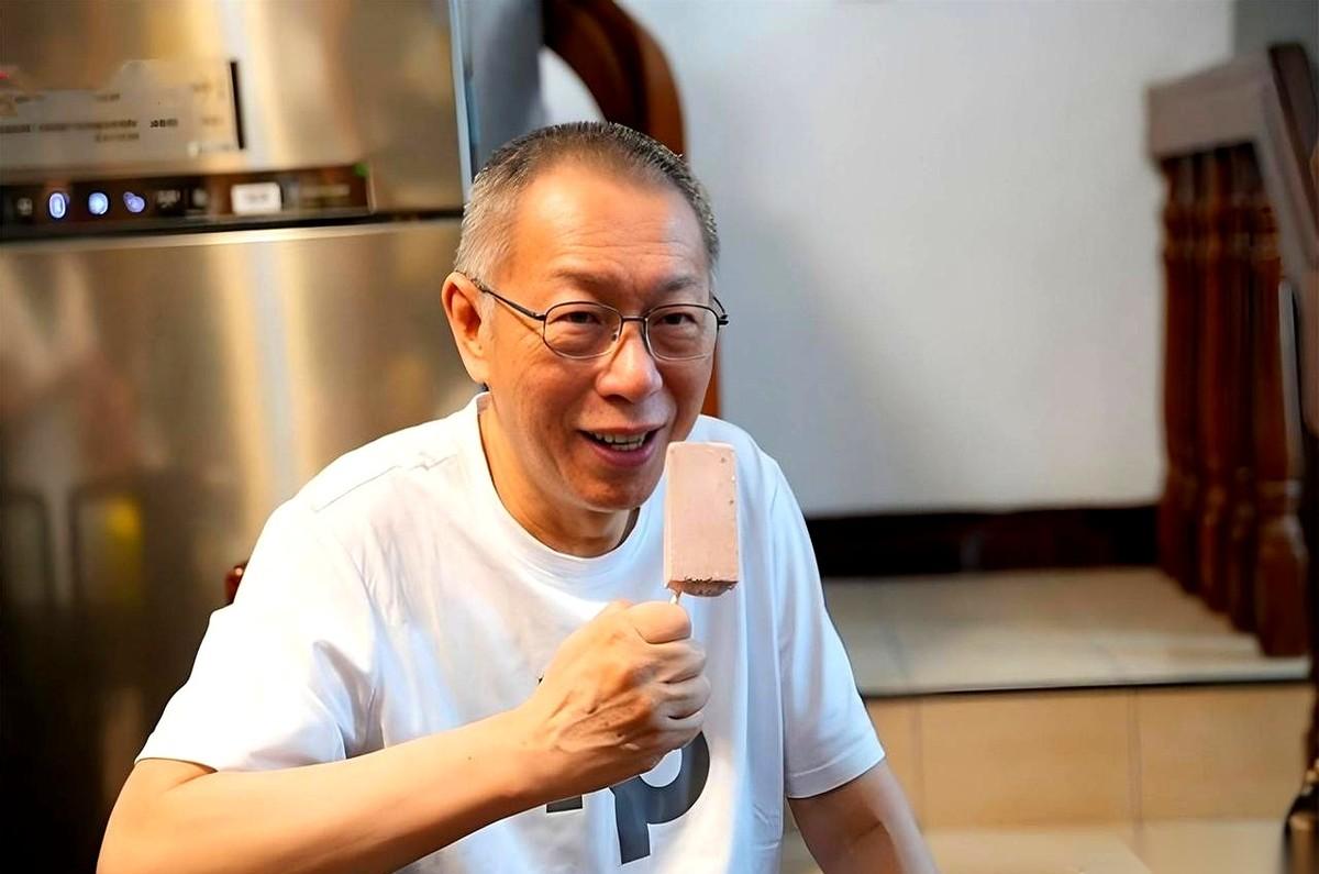 把他关进黑牢四百多天，以为能把他整垮。
结果呢？
人家出来第一件事，就是对着所有