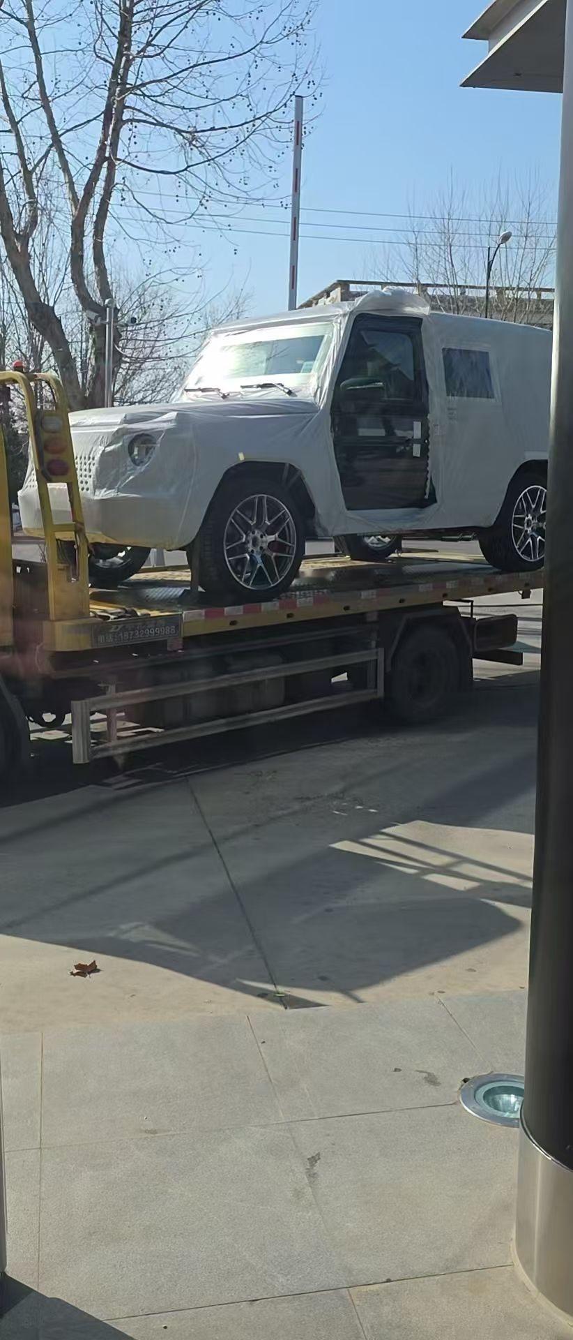 如果有一天你苦尽甘来站稳了，
你得时常告诫自己，
别忘了自己无家可归时的窘迫，