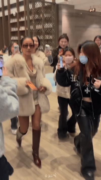 吉克隽逸 我哪有衢州鸭头香 姐姐真香，吉克隽逸：我哪有衢州鸭头香，哈哈哈哈哈哈吃