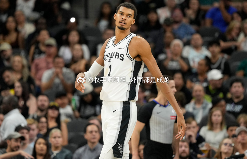 NBA常规赛，马刺今日126-119战胜鹈鹕，迎来了主场五连胜。本场比赛，马刺球