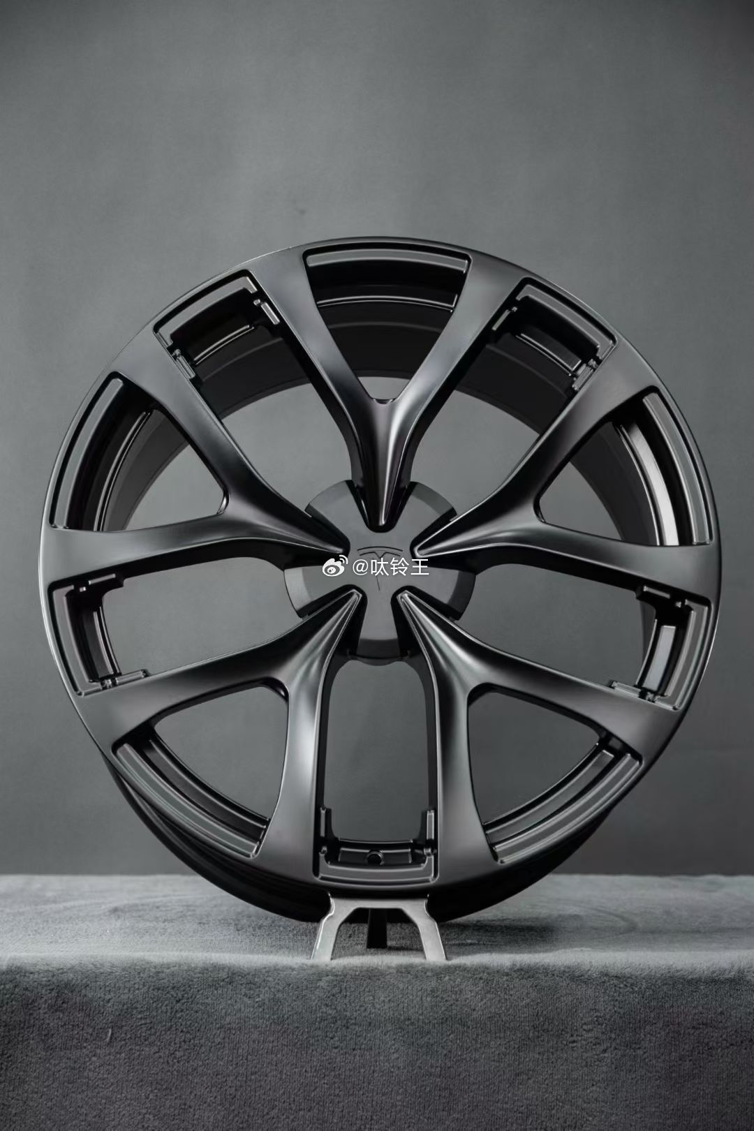 特斯拉model Y P版定制锻造安排🛞TLFW 𝐅𝐎𝐑𝐆𝐄𝐃 个