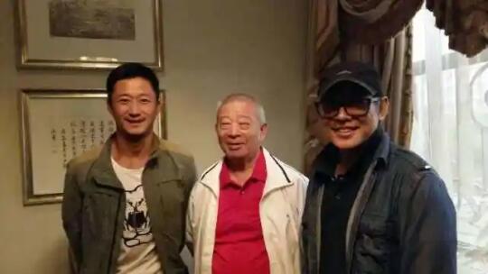吴京李连杰重聚，师父吴彬见证师兄弟情