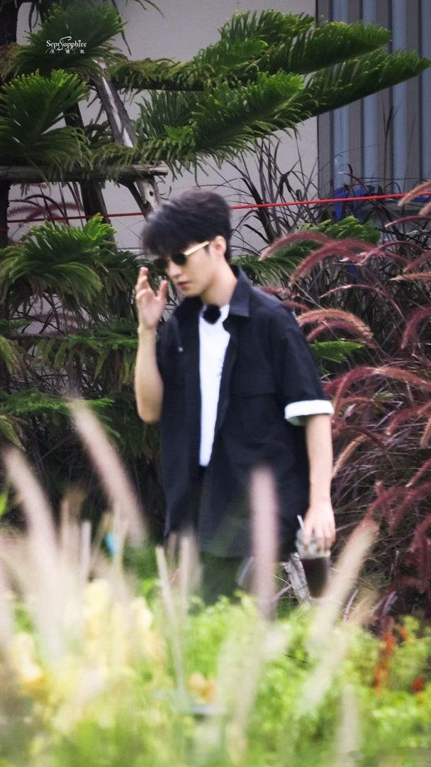 焕蓝梦想基金  行善如春园之草，不见其长，日有所增;行恶如磨刀之石，不见其消，日