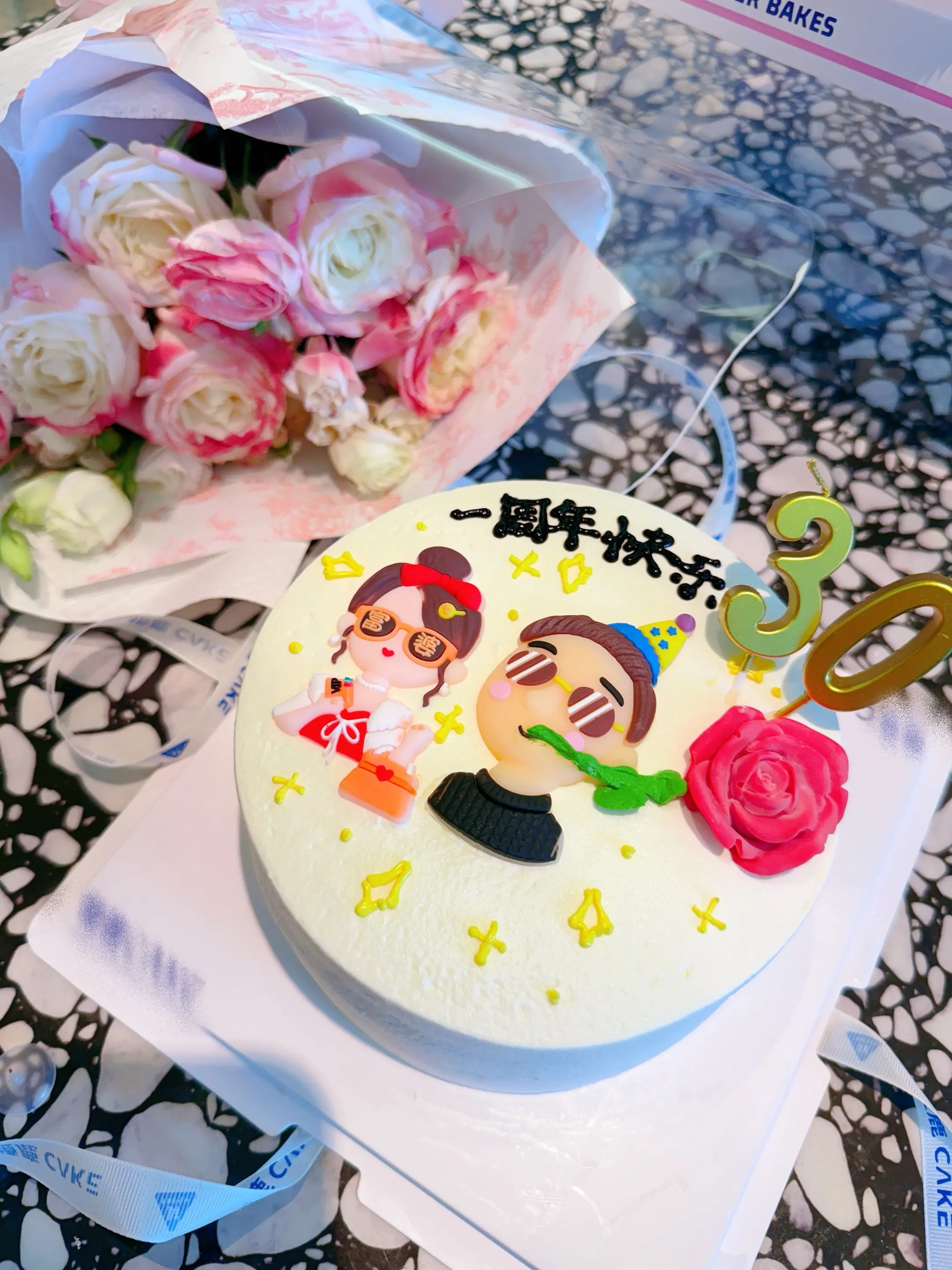 我们俩和你们的一周年～没直播的日子在学做菜哈哈哈哈不许笑我