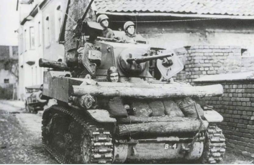 M5A1 是斯图亚特轻型坦克系列最后的主力改进型号，它的诞生源于 1941 年美