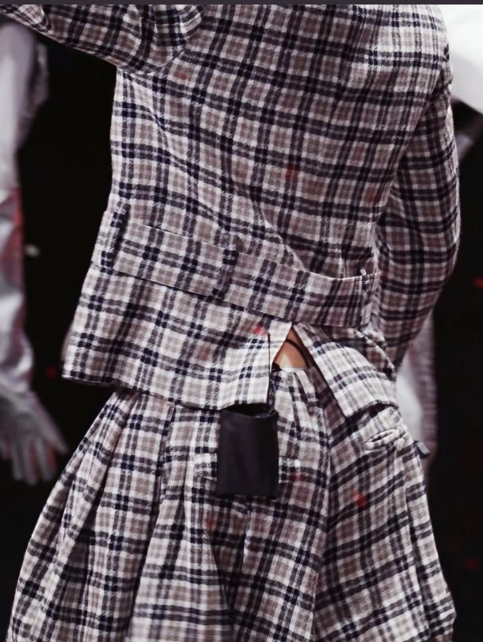 这么看这个臀真的好翘